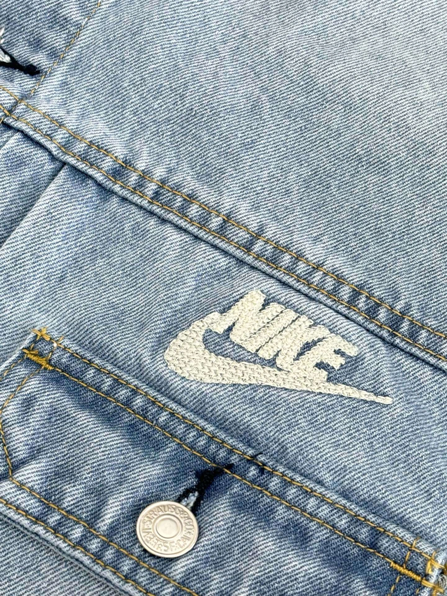 wg.luxury-- 8V Levi’s x Nike embroidery item: E-F431J1722